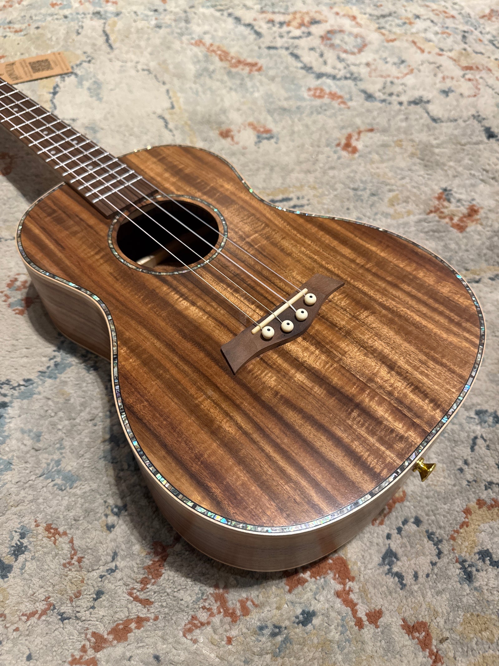 Kohala Deluxe Solid Top Baritone Ukulele B-STOCK