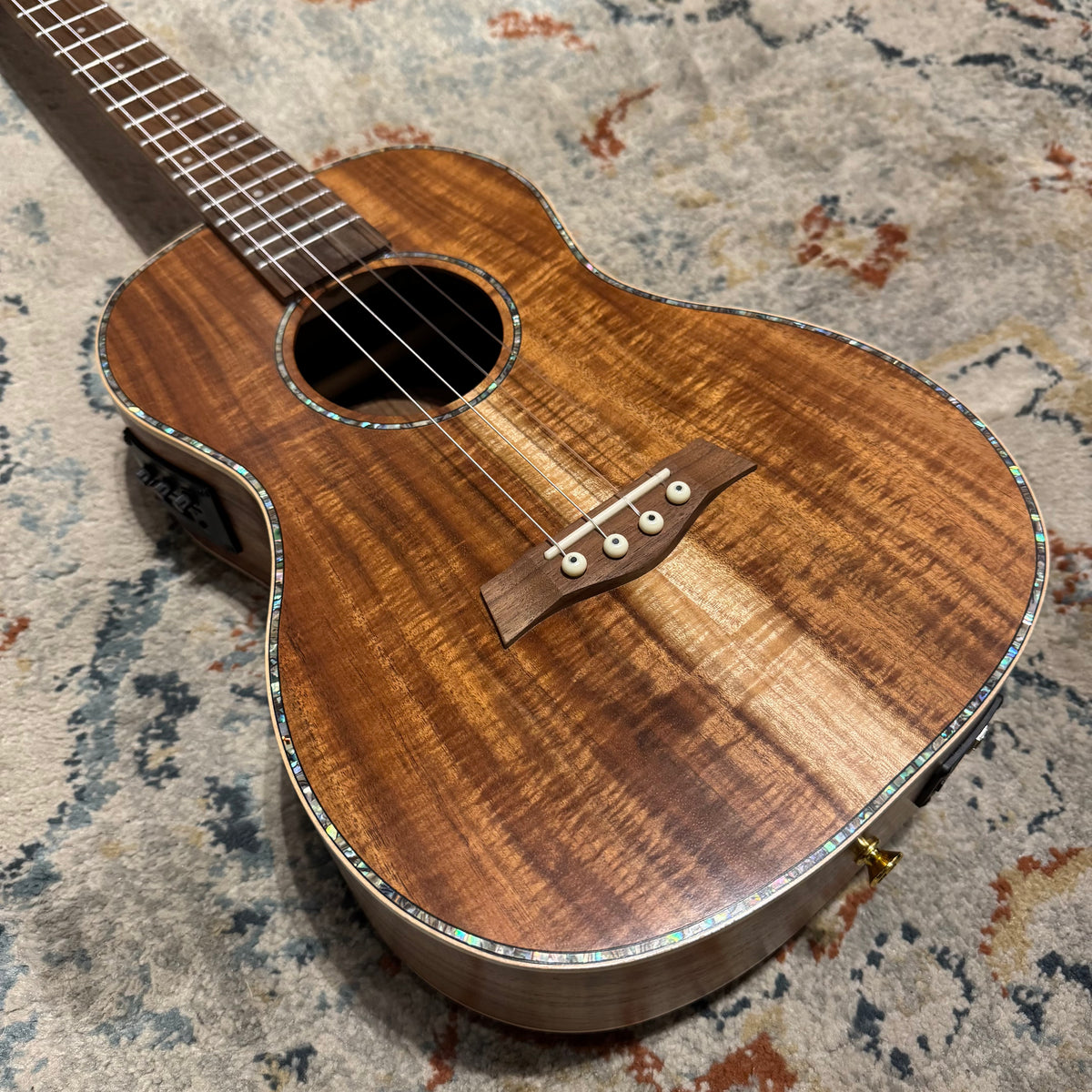 Kohala Deluxe Solid Top Baritone Acoustic Electric Ukulele B-STOCK