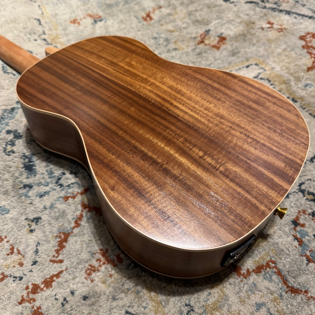 Kohala Deluxe Solid Top Baritone Acoustic Electric Ukulele B-STOCK