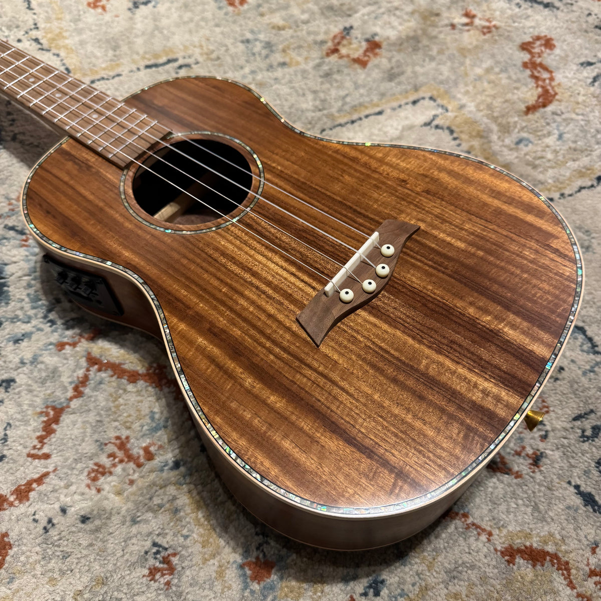 Kohala Deluxe Solid Top Baritone Acoustic Electric Ukulele B-STOCK